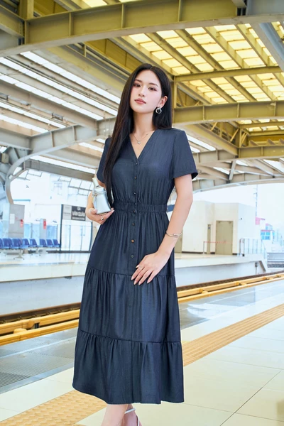 Button-Down Denim Dress – Đầm xòe xếp tầng