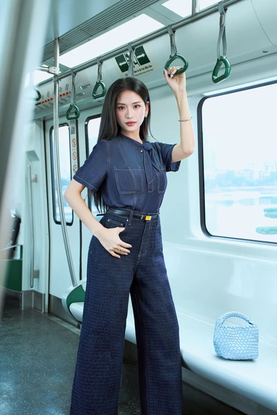 Soft denim - Áo sơ mi cổ nơ bo gấu