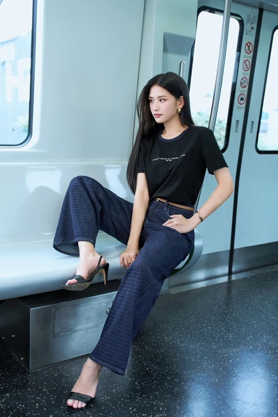 Freedom Blue Jeans - Quần demin ống suông