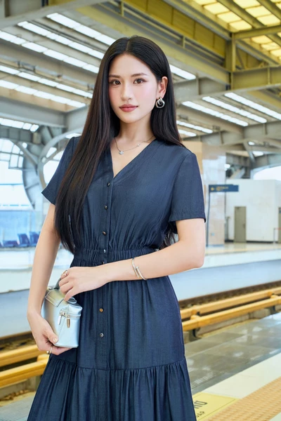 Button-Down Denim Dress – Đầm xòe xếp tầng