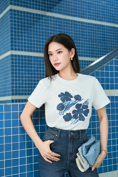 Floral Printed Tee – Áo thun họa tiết