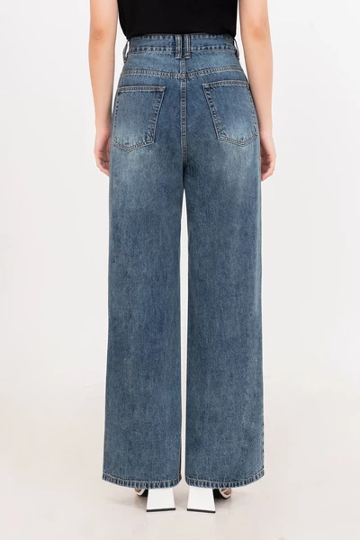 Quần jeans túi vuông