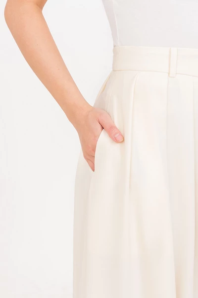 Pleated Flowy Skirt - Chân váy Tuytsi