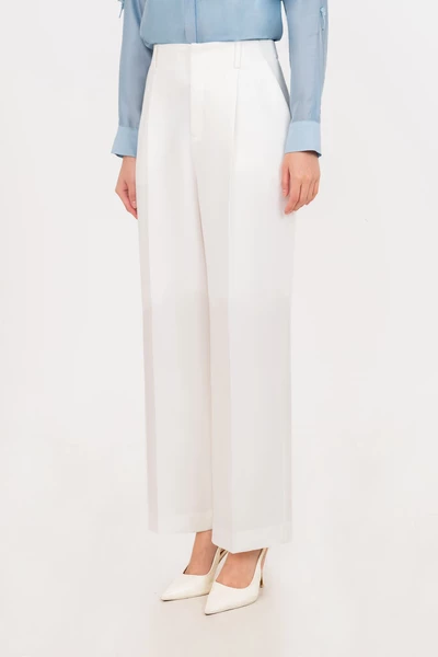 Pearly White Pants – Quần Tuytsi suông đứng