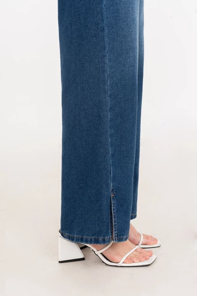 Moves Jeans - Quần Denim ống suông