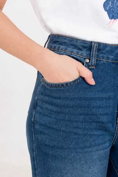 Moves Jeans - Quần Denim ống suông