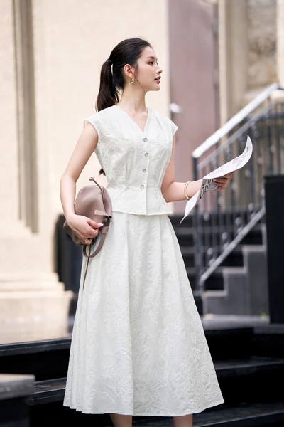 Urban Bloom Skirt – Chân váy xòe hoa nổi