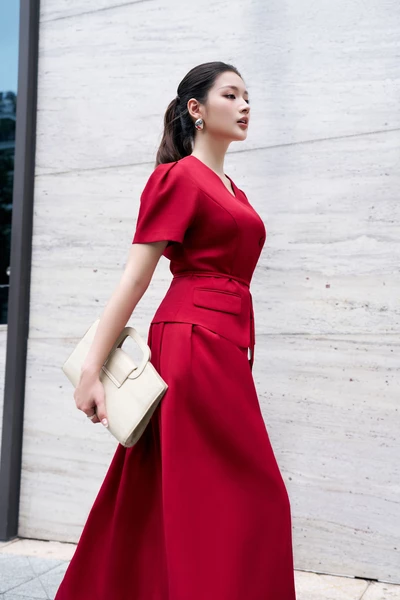 Tailored V Blouse - Áo kiểu ôm Tuytsi