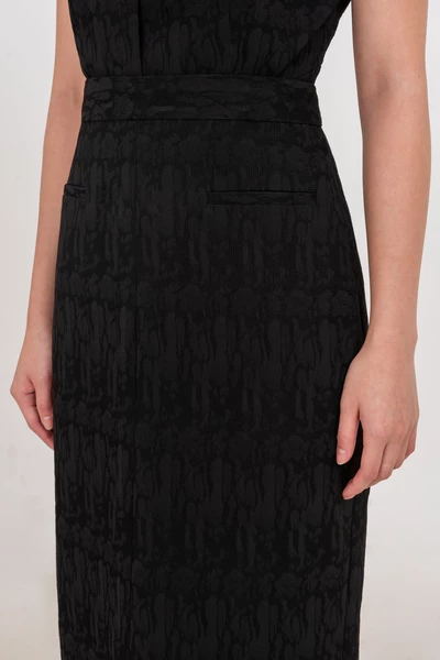 Urban Sleek Skirt - Chân váy bút chì
