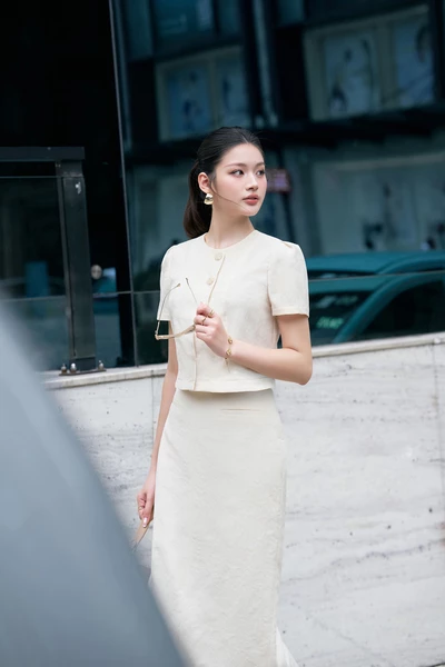 Urban Sleek Skirt - Chân váy bút chì