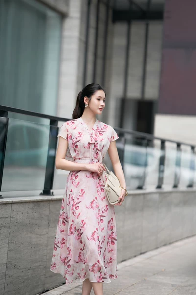 Bloom in Uban Dress- Đầm lụa họa tiết