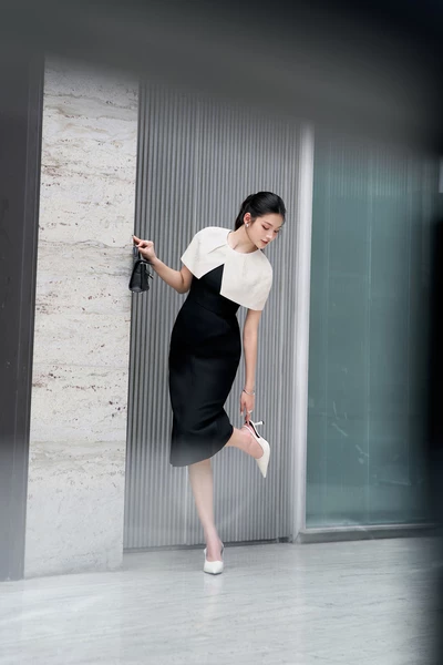 Urban Icon Dress - Đầm ôm Tuytsi