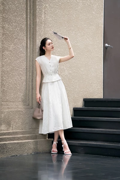 Urban Bloom Skirt – Chân váy xòe hoa nổi