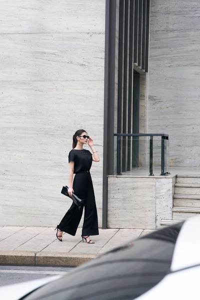 Minimalist Black Blouse - Áo sơ mi lụa