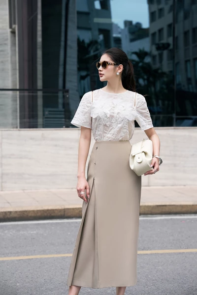 Beige Buttons Skirt - Chân váy A Tuytsi