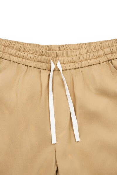 Quần shorts Regular ngang gối