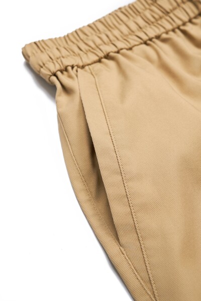 Quần shorts Regular ngang gối