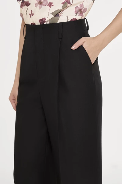 Pearly Black Pants – Quần Tuytsi suông đứng