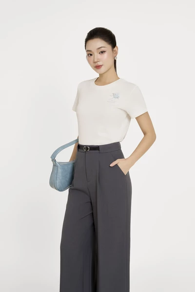 Blossom Accent Tee - Áo thun nữ