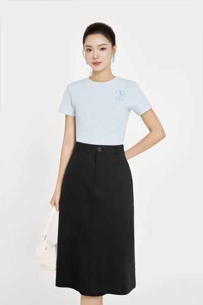 Blossom Accent Tee - Áo thun nữ