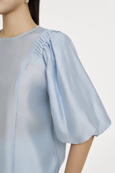 Elegant Silk Blouse - Áo sơ mi tay lỡ