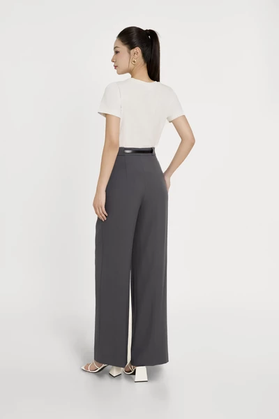 Blossom Accent Tee - Áo thun nữ