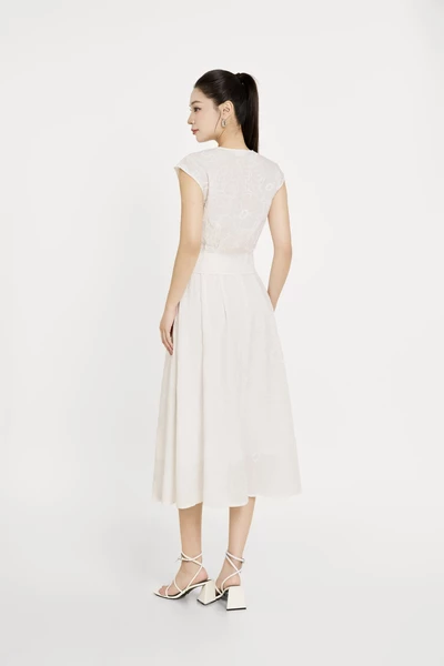 Urban Grace Blouse – Áo ôm cổ V