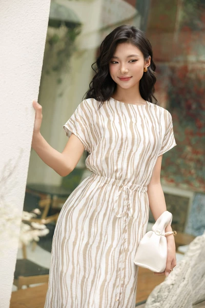 Pretty Flow Dress - Đầm lụa tay hến