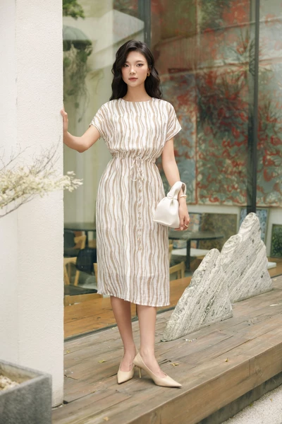 Pretty Flow Dress - Đầm lụa tay hến
