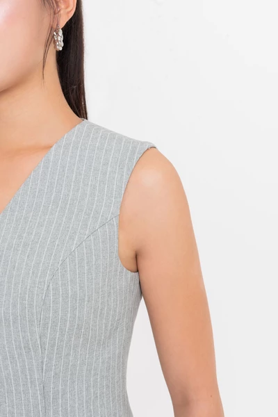 Vestline Charm – Áo gile cổ V