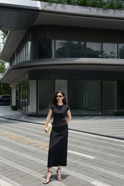 Sleek Charm Top - Áo ôm Tuytsi