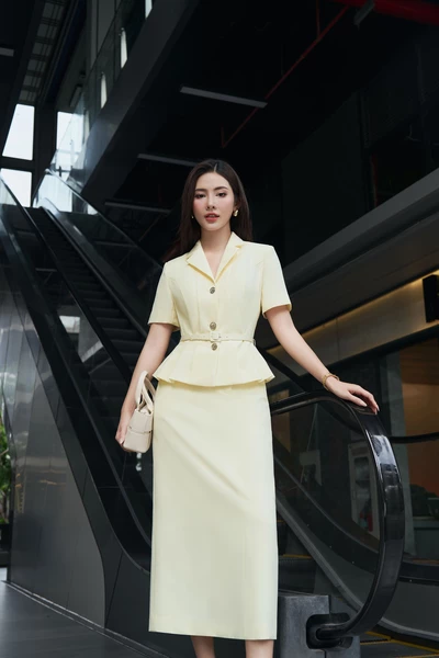 Refined Chic Vest- Áo vest Tuytsi