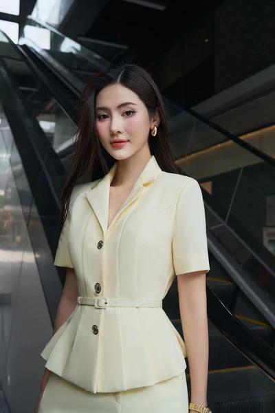Refined Chic Vest- Áo vest Tuytsi