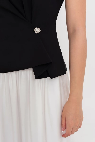 Sleek Charm Top - Áo ôm Tuytsi