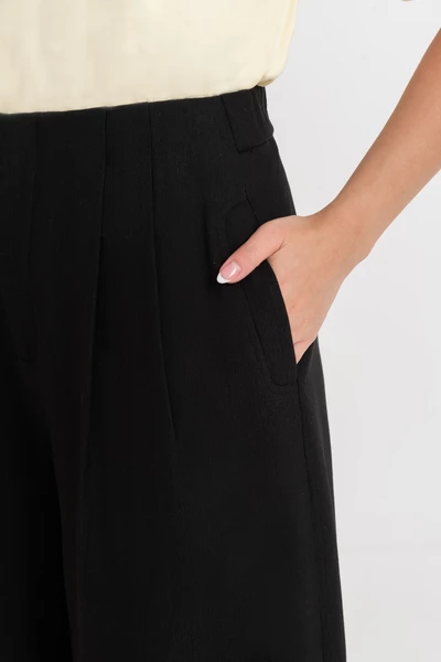 Wide Leg Culottes - Quần lửng Tuytsi