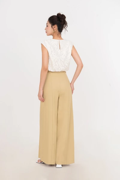 Linen Whisper Top – Áo ren dệt hoạ tiết lá