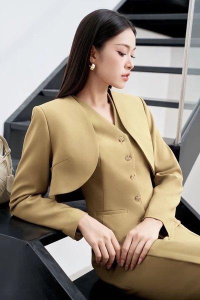 Áo khoác Urban Chic Ensemble