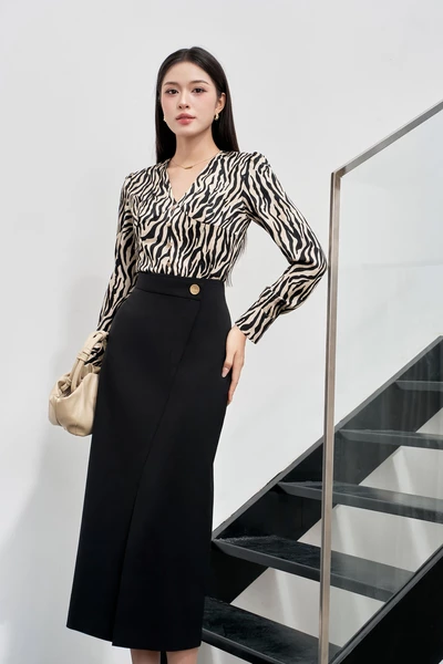 Áo sơ mi lụa Zebra V-Neck