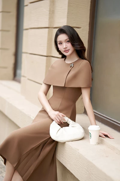 Đầm ôm Cape Tuytsi