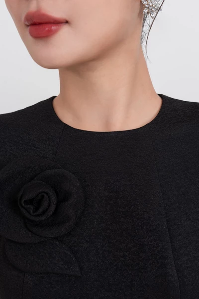 Flower Accent Dress - Đầm xòe Oganza