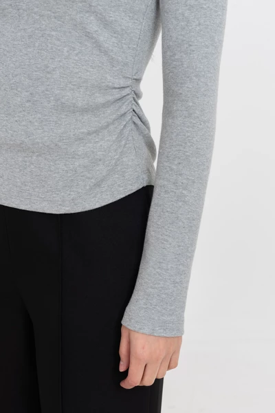 Áo thun dài tay Basic Chic