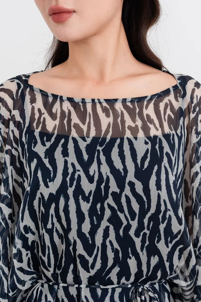 Áo kiểu họa tiết Print Cape