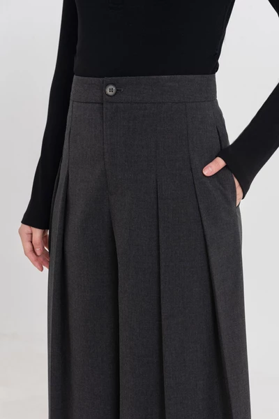 Quần suông xếp ly Urban Classic