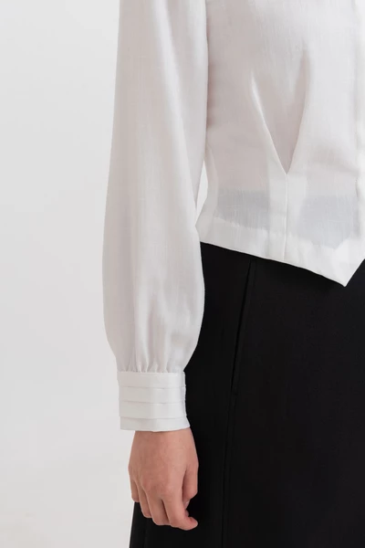 Áo sơ mi Tuytsi dáng ngắn