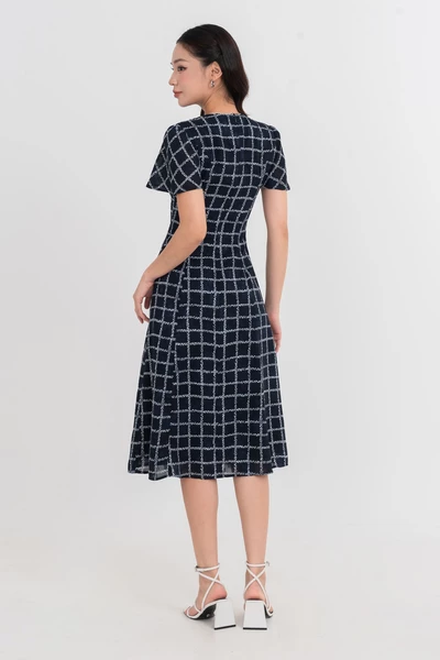 Đầm caro xòe Chic Flared