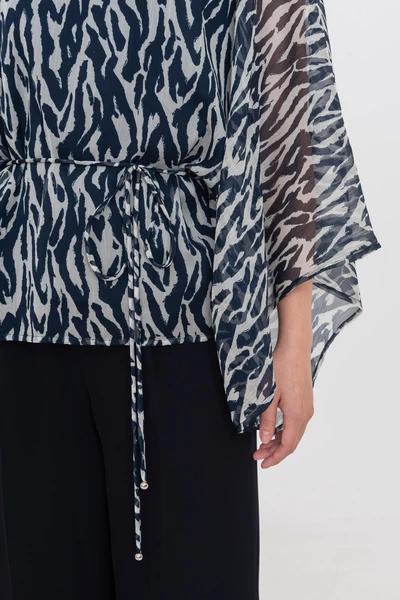 Áo kiểu họa tiết Print Cape