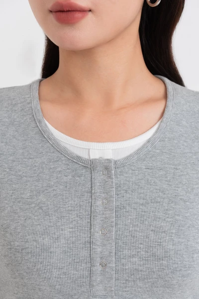 Áo thun dài tay Basic Chic