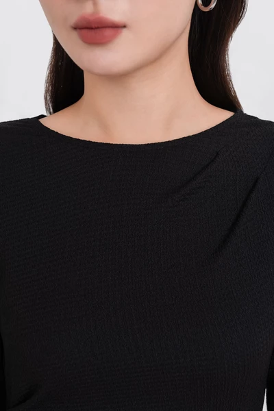 Áo thun ôm Timeless Basic