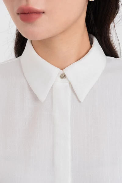 Áo sơ mi Tuytsi dáng ngắn