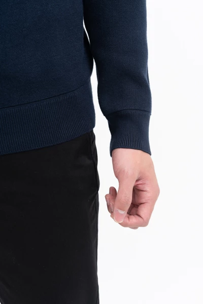 Áo len cổ cao kéo khóa
